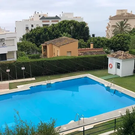 Tres Bel Avec Piscine Et Tennis Entre Amis Ou En Famille Estepona