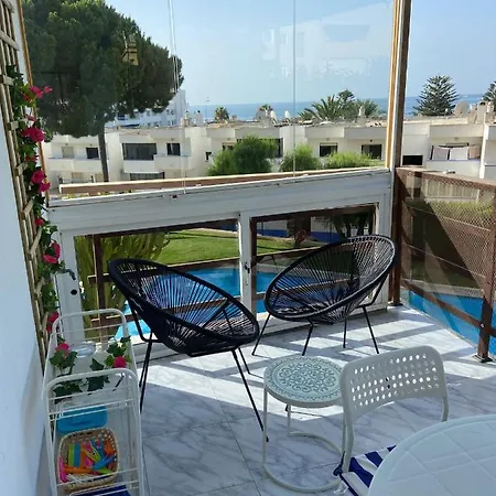 Tres Bel Avec Piscine Et Tennis Entre Amis Ou En Famille Апартаменти Естепона