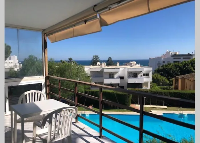 Tres Bel Avec Piscine Et Tennis Entre Amis Ou En Famille Апартаменты Эстепона