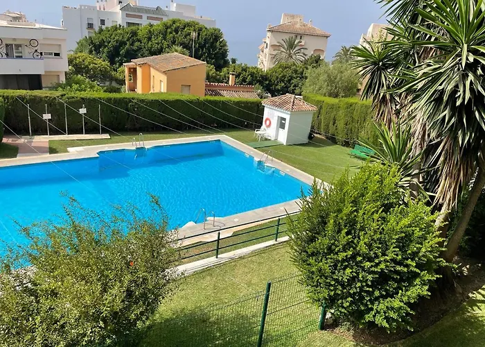 Tres Bel Avec Piscine Et Tennis Entre Amis Ou En Famille *