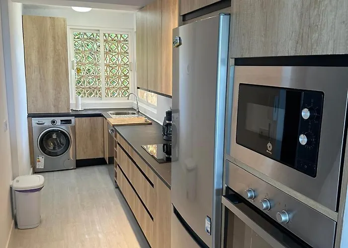 Très Bel Avec Piscine Et Tennis Entre Amis Ou En Famille