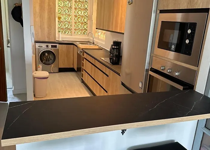 Tres Bel Avec Piscine Et Tennis Entre Amis Ou En Famille *