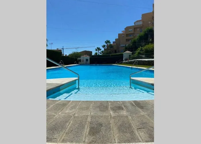 Tres Bel Avec Piscine Et Tennis Entre Amis Ou En Famille *