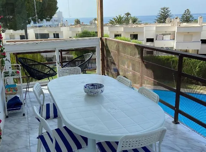 Tres Bel Avec Piscine Et Tennis Entre Amis Ou En Famille 埃斯特波纳