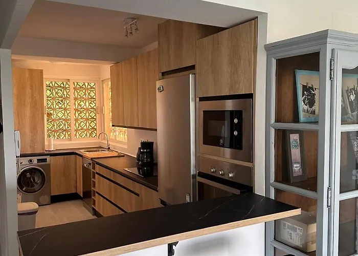 Tres Bel Avec Piscine Et Tennis Entre Amis Ou En Famille 埃斯特波纳